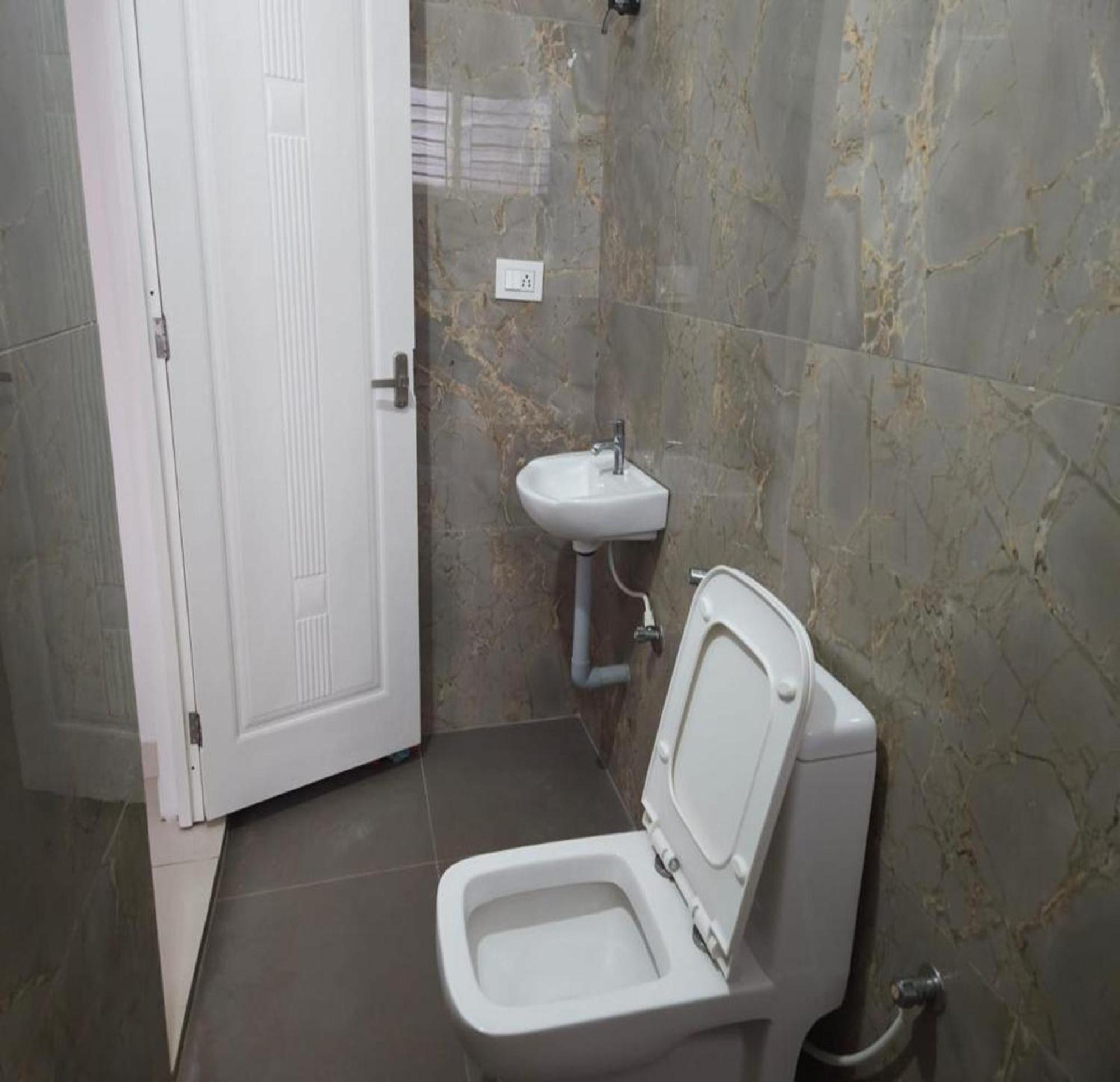 Thulasi Avenue Inn Pollachi Ngoại thất bức ảnh