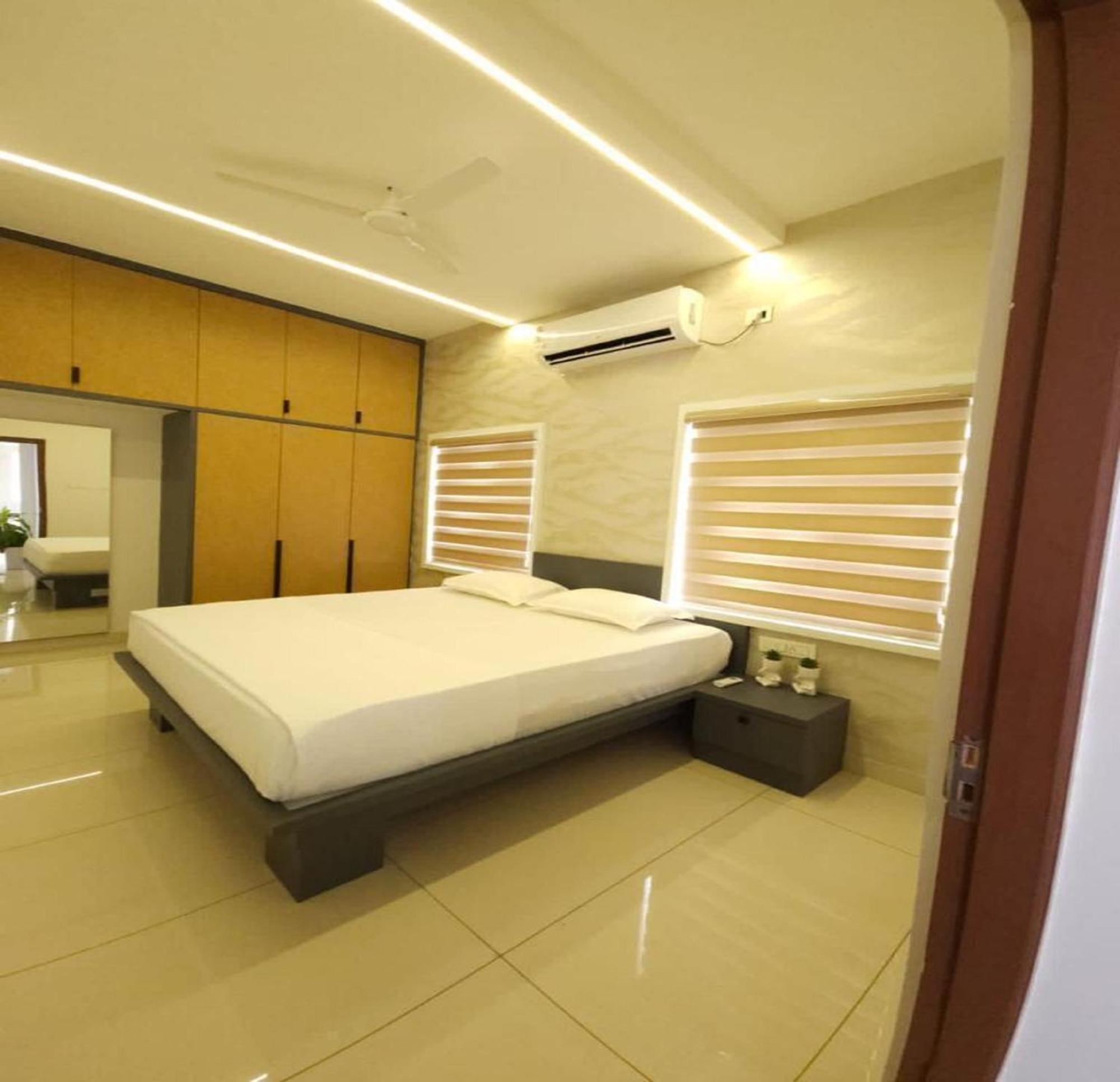Thulasi Avenue Inn Pollachi Ngoại thất bức ảnh