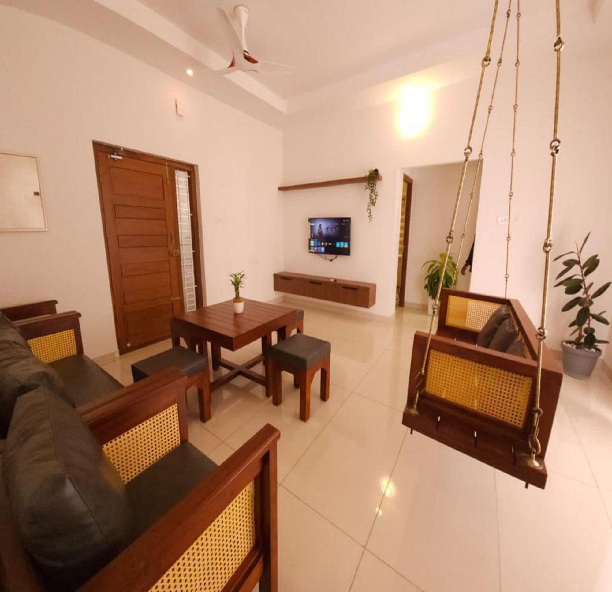 Thulasi Avenue Inn Pollachi Ngoại thất bức ảnh