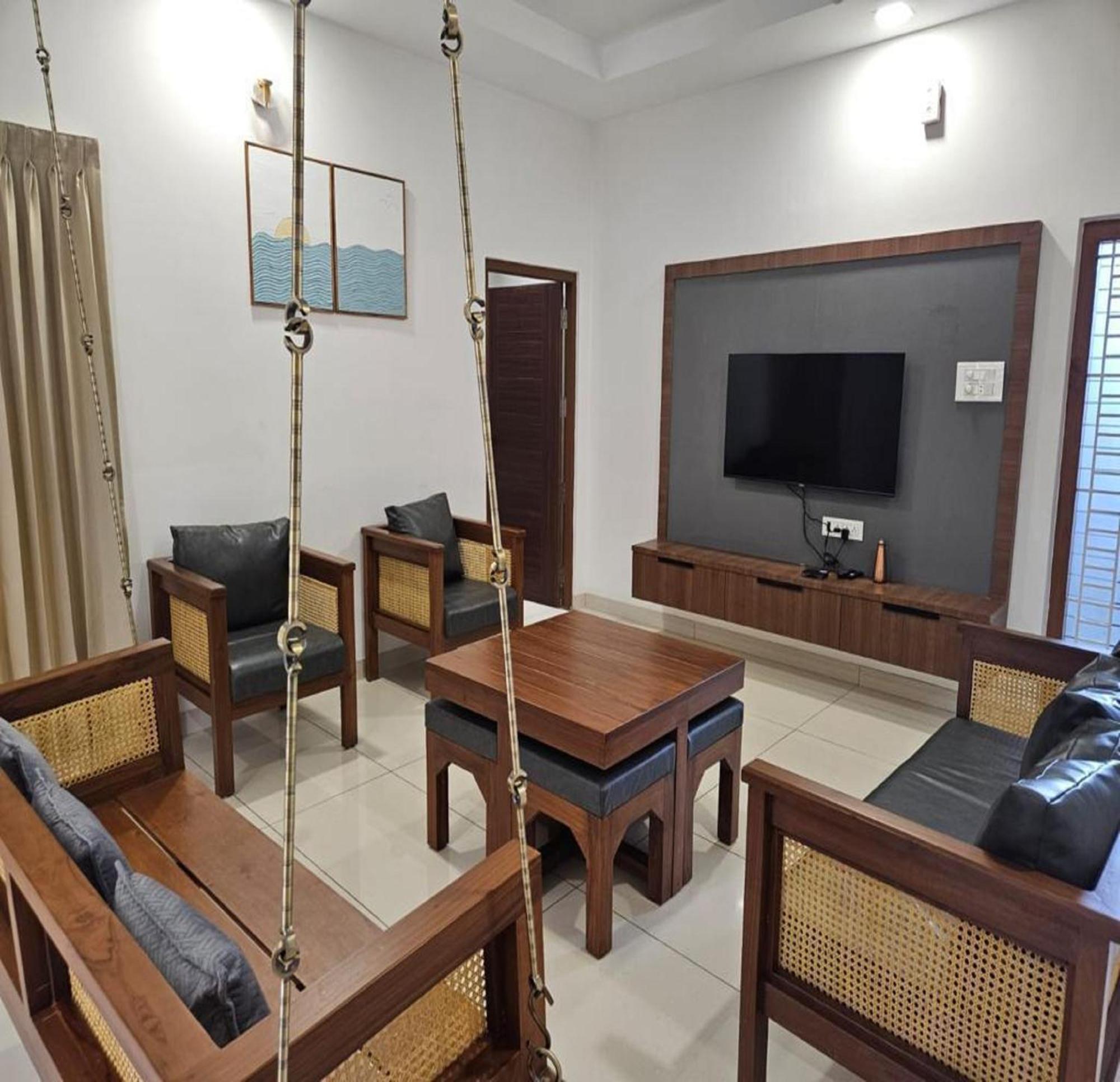 Thulasi Avenue Inn Pollachi Ngoại thất bức ảnh