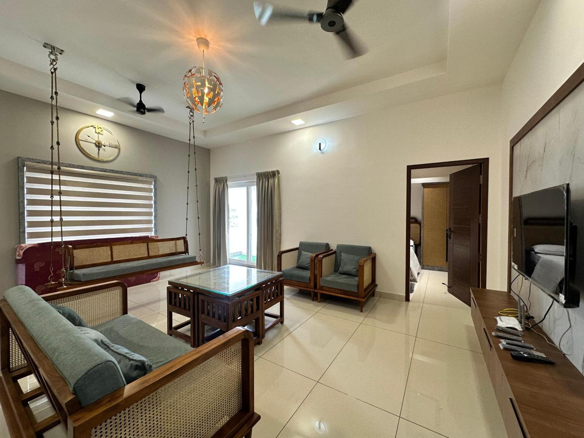 Thulasi Avenue Inn Pollachi Ngoại thất bức ảnh